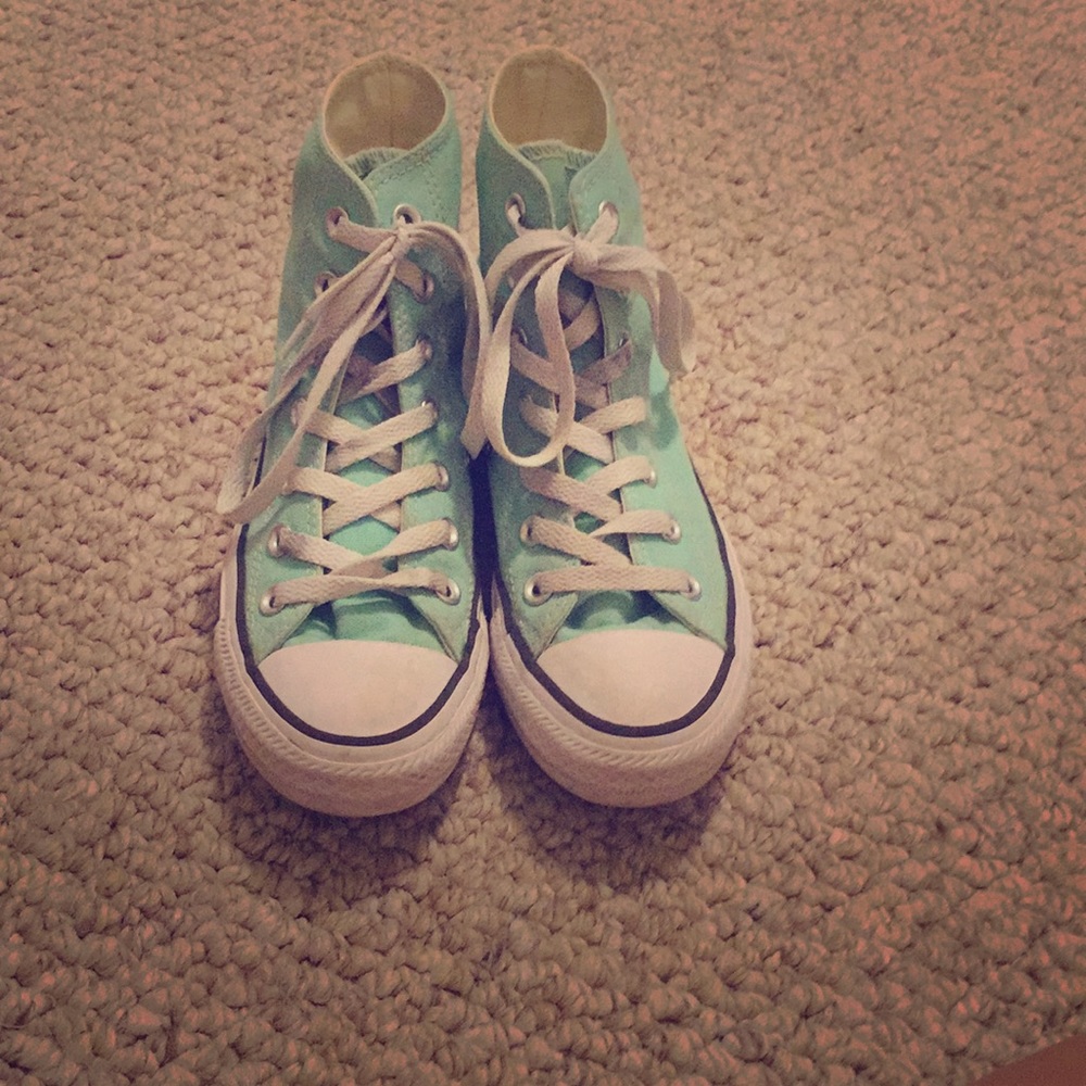 Teal Women’s converse barely worn!